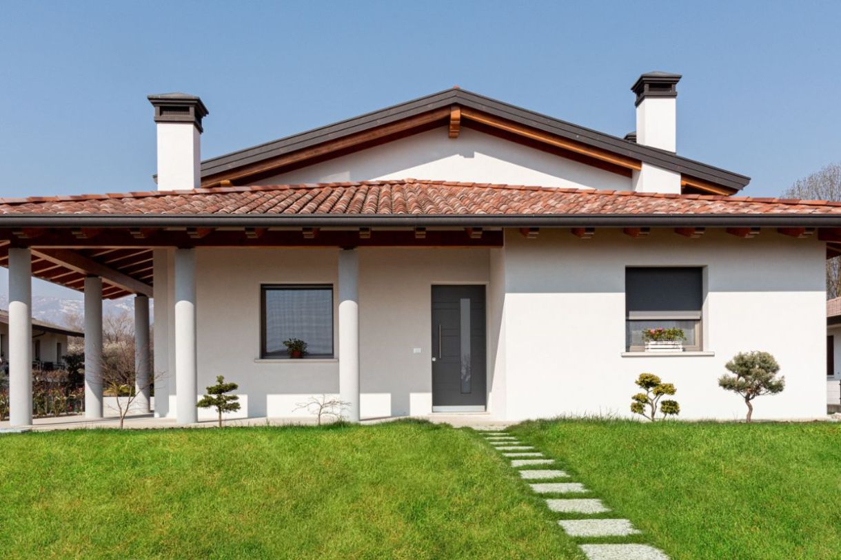 Serramento in PVC su misura a Belluno per migliorare l'efficienza energetica.